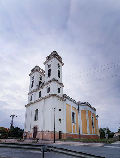 Megkezdődik a kisbéri katolikus templom felújítása