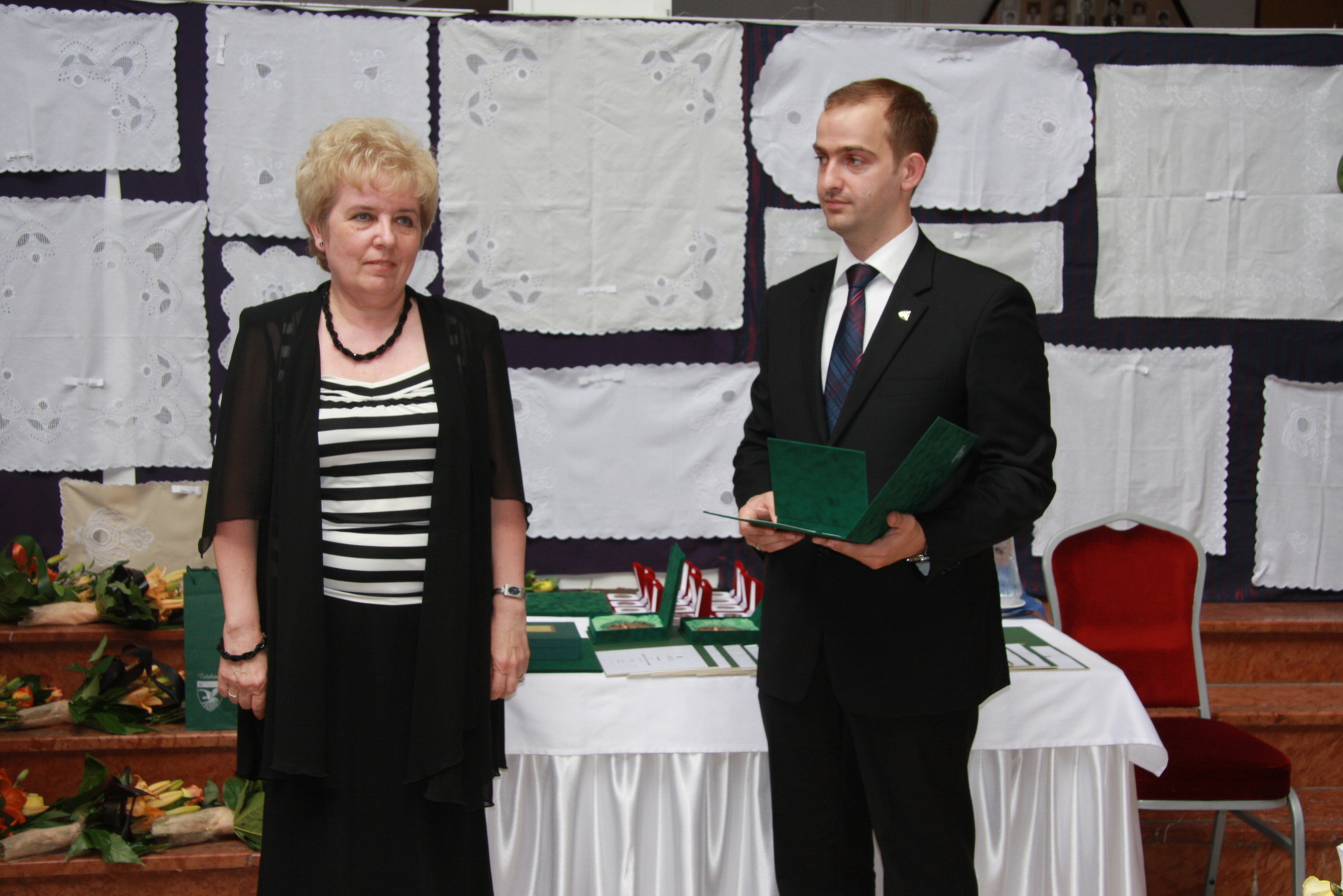 Díjazott pedagógusok Tatabányán