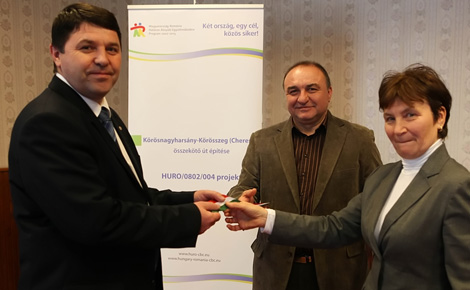 Európai Regionális Fejlesztési Alap támogatta a határon átnyúló útfejlesztést