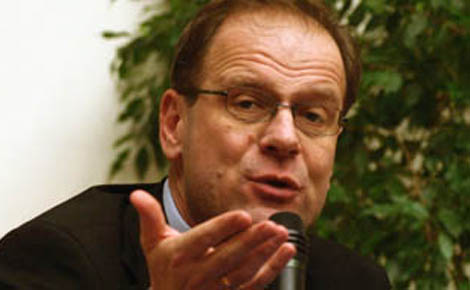 Navracsics Tibor adta át az új tatabányai közigazgatási központot