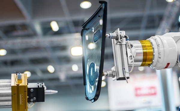 Új gépsor telepít a tatabányai AGC