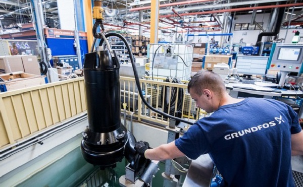 Tanműhelyet adott át a Grundfos Tatabányán 