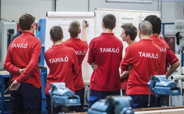 Szakképzési központ jön létre Tatabányán