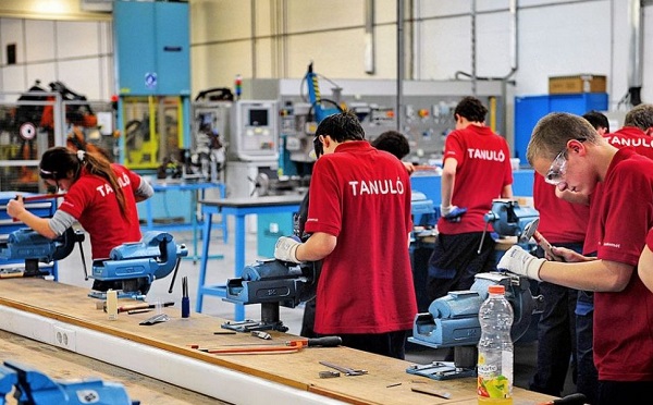 Szakképzési központot alakítottak ki Tatabányán